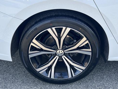 Certified 2022 Volkswagen Passat 2.0T SE image 29