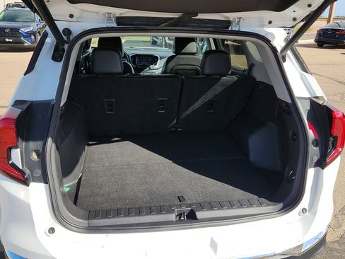 Used 2023 GMC Terrain SLT image 8