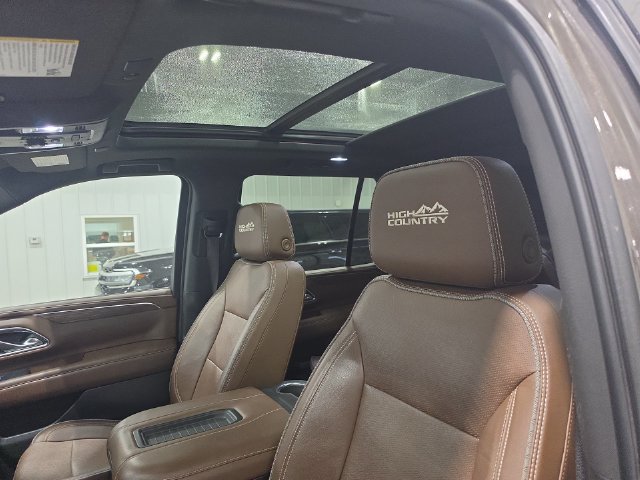 Used 2021 Chevrolet Tahoe High Country w/ Premium Package AWD/4WD image 16