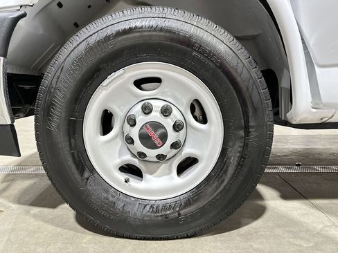 Used 2024 GMC Savana 2500 w/ Driver Convenience Package image 28