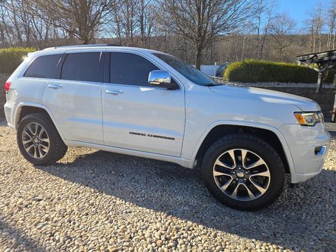 Used 2017 Jeep Grand Cherokee Overland image 8