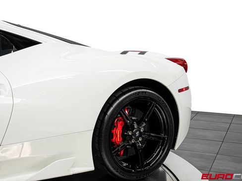 Used 2015 Ferrari 458 Speciale Coupe RWD image 18