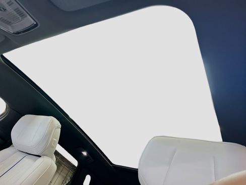 Used 2025 Cadillac Lyriq Sport image 21