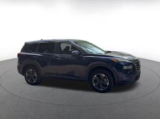 Used 2025 Nissan Rogue SV FWD video 2