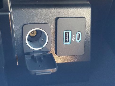 Used 2023 Ford Explorer XLT w/ Equipment Group 202A image 32