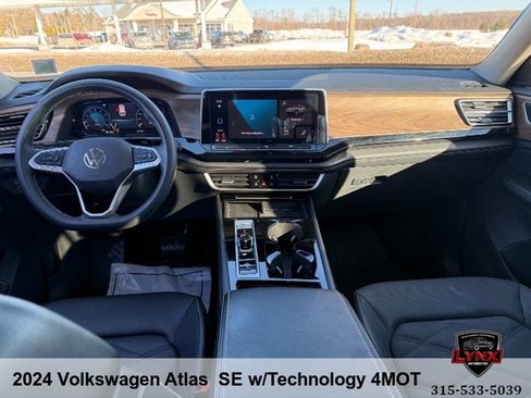 Used 2024 Volkswagen Atlas SE image 10