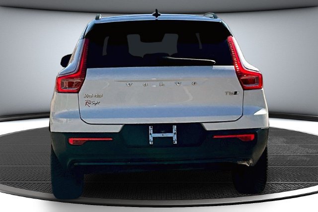 Used 2021 Volvo XC40 T5 R-Design w/ Advanced Package AWD/4WD image 5