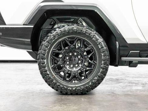 Used 2024 GMC Hummer EV 2X w/ LPO, Roof Cross Rail Package image 27