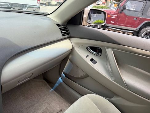 Used 2009 Toyota Camry Hybrid FWD image 12