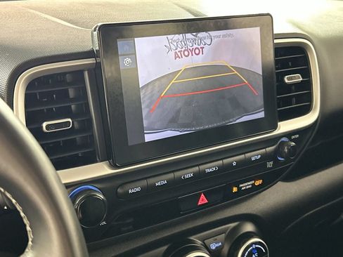 Used 2025 Hyundai Venue SEL FWD image 19