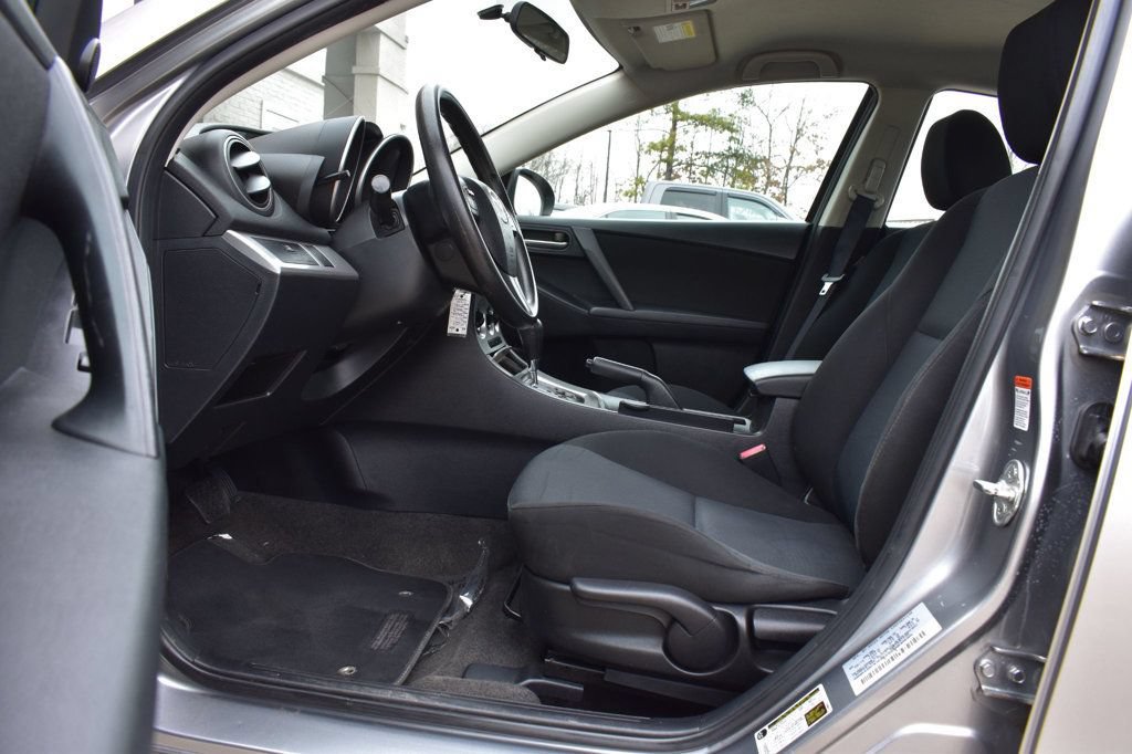 Used 2011 MAZDA MAZDA3 i Touring FWD image 14