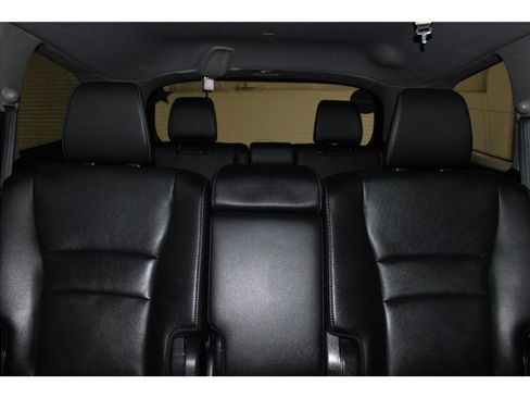 Used 2016 Honda Pilot Touring image 28
