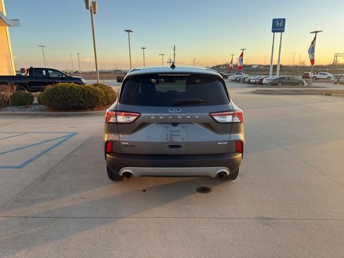 Used 2022 Ford Escape SE w/ Cold Weather Package image 6