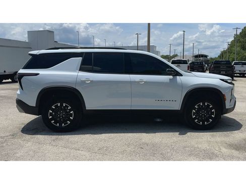Used 2026 Chevrolet Traverse Z71 w/ Driver Confidence Package AWD/4WD image 9