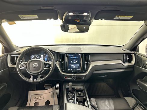 Used 2020 Volvo XC60 T8 R-Design w/ Protection Package Premier image 18