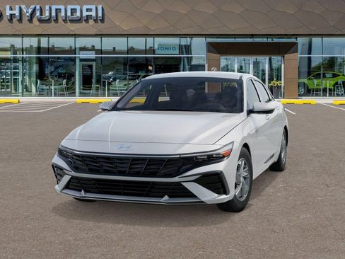 New 2026 Hyundai Elantra SE FWD image 6