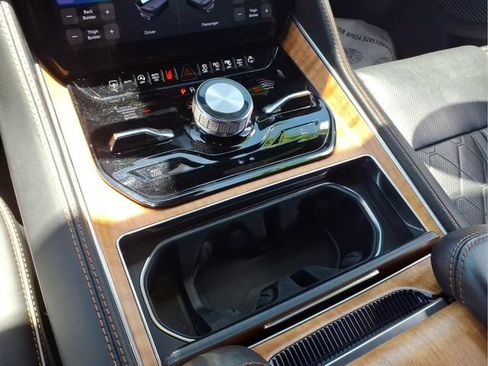 Used 2023 Jeep Grand Wagoneer L Series III AWD/4WD image 25