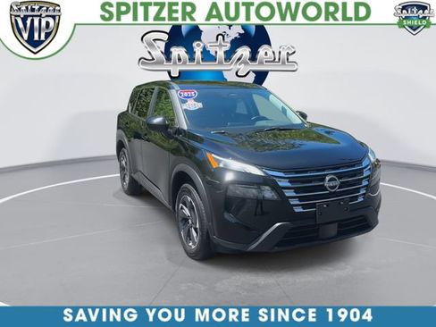 Used 2025 Nissan Rogue SV AWD/4WD image 3