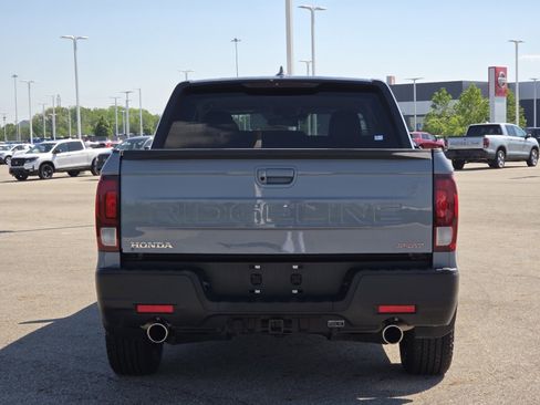 Used 2025 Honda Ridgeline Sport image 13