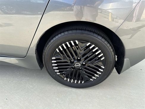 Used 2024 Nissan Leaf SV Plus image 7