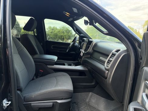 Used 2024 RAM 2500 Big Horn w/ Night Edition AWD/4WD image 29