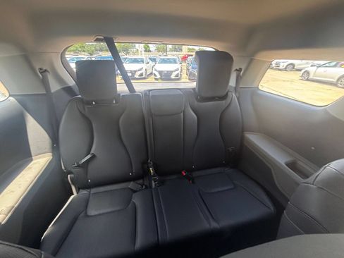 Used 2026 Kia Carnival FWD image 29