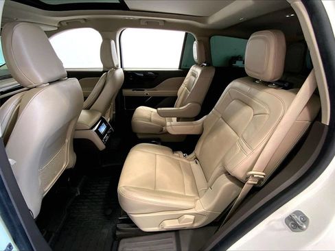 Used 2022 Lincoln Aviator Reserve w/ Equipment Group 201A AWD/4WD image 18