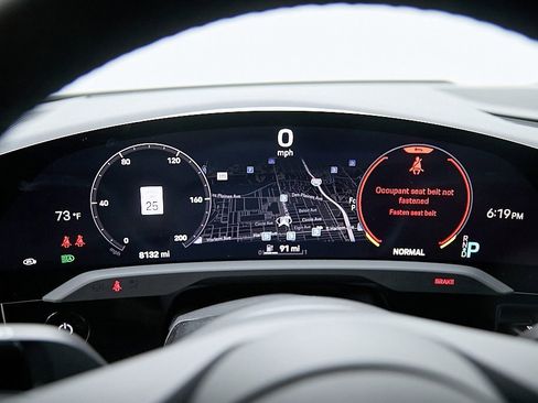 Used 2022 Porsche Taycan image 30