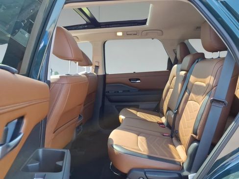 Used 2025 Nissan Pathfinder Platinum w/ Cargo Package FWD image 11