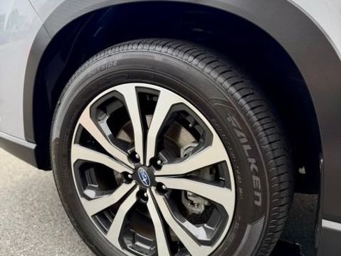 Used 2023 Subaru Forester Limited AWD/4WD image 5