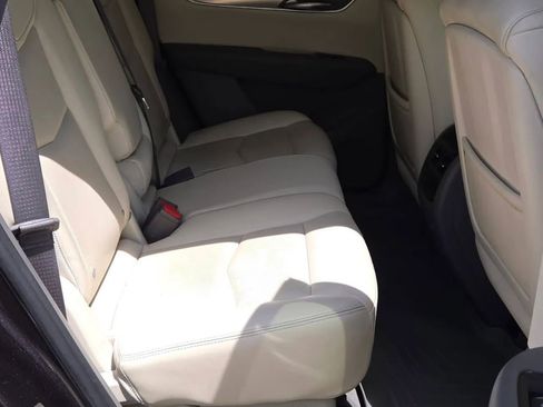 Used 2017 Cadillac XT5 Luxury w/ Driver Awareness Package FWD image 10