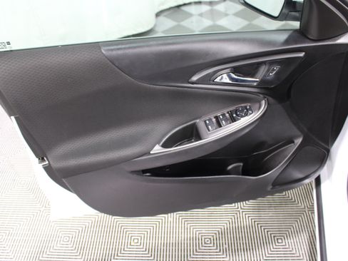 Used 2021 Chevrolet Malibu RS FWD image 6