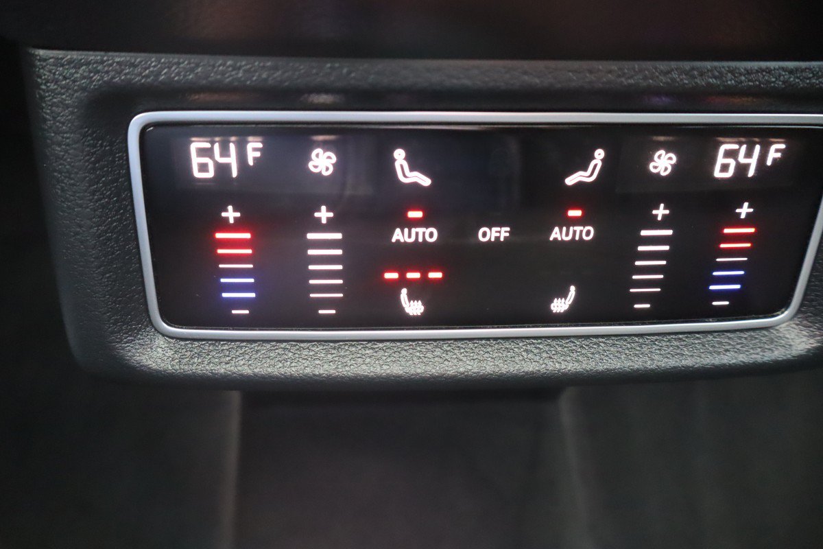 Used 2021 Audi e-tron Prestige w/ Prestige Package AWD/4WD image 22