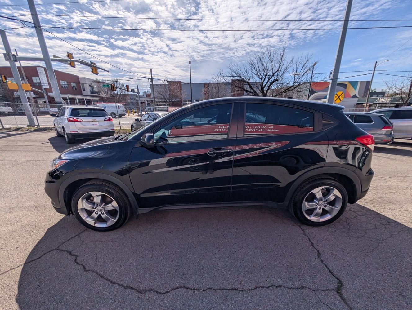 Used 2022 Honda HR-V LX image 9
