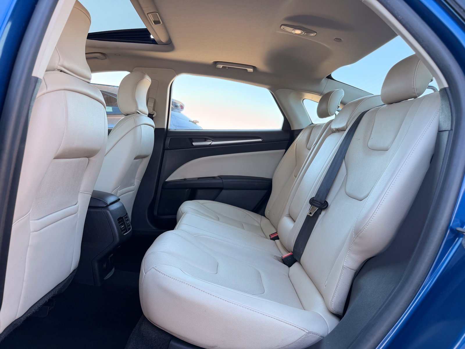 Used 2017 Ford Fusion Titanium FWD image 19