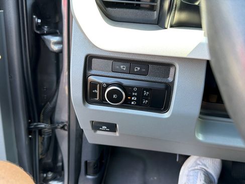 Used 2024 Ford F250 XLT w/ Snow Plow Prep Package AWD/4WD image 19