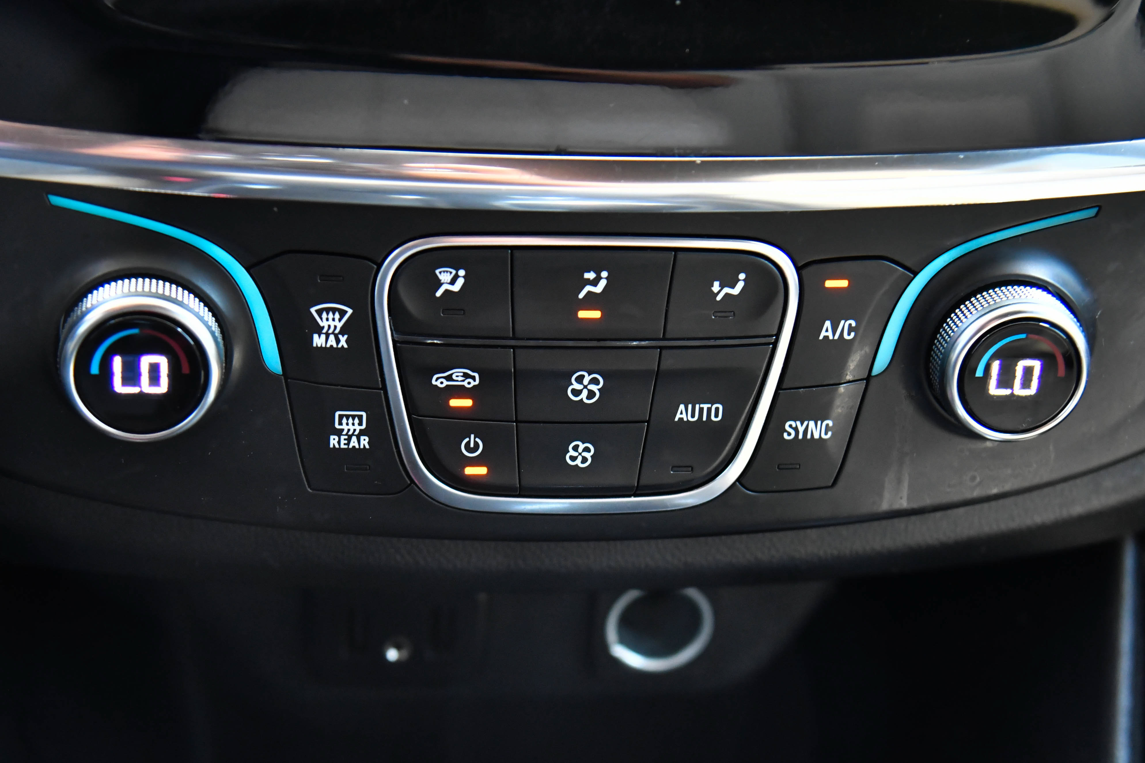 Used 2023 Chevrolet Traverse LS w/ LPO, Cargo Package FWD image 22