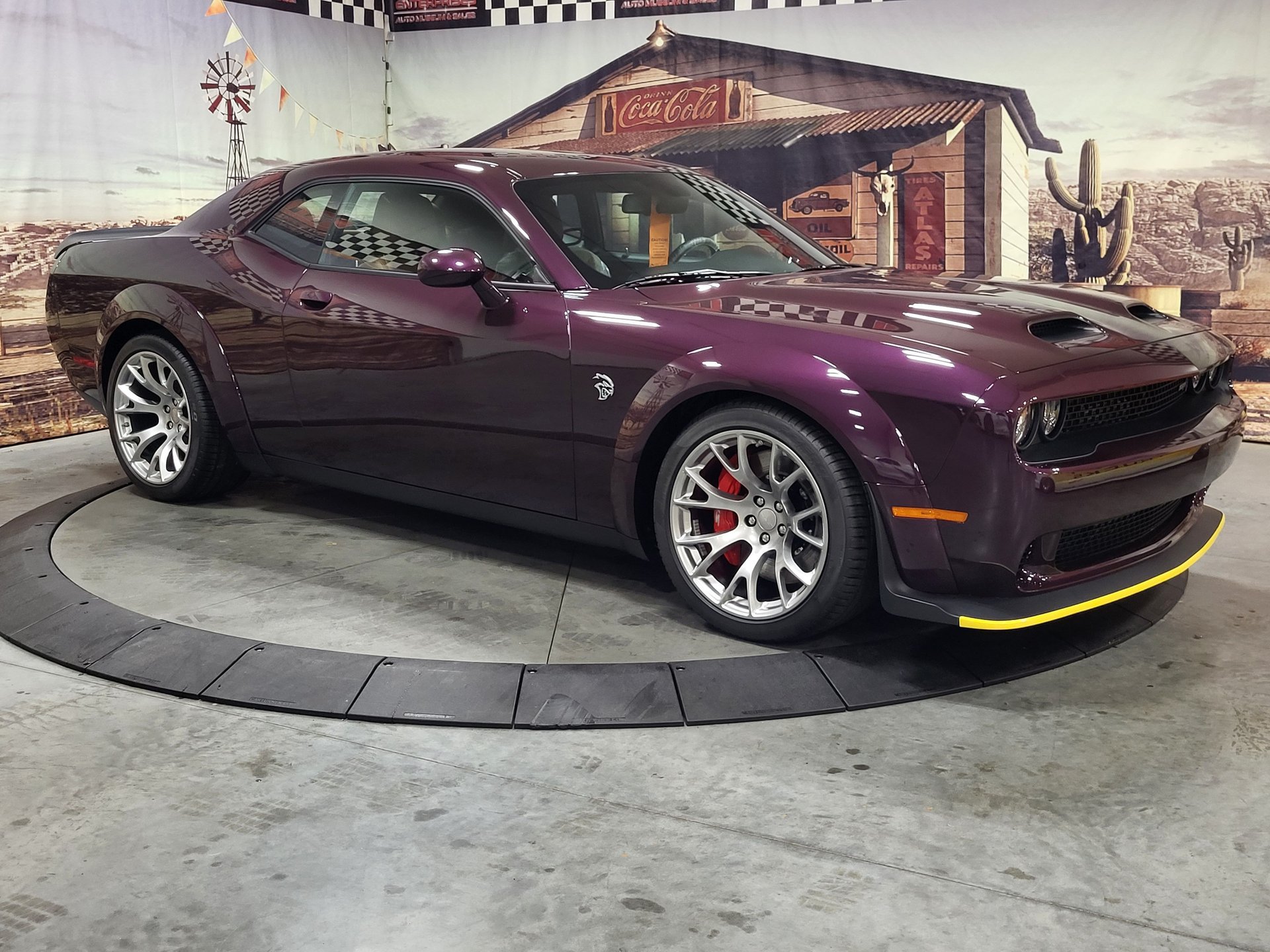 Used 2022 Dodge Challenger SRT Hellcat RWD image 1