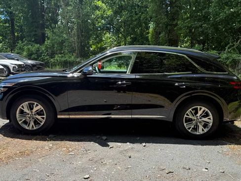 Used 2023 Genesis GV70 2.5T AWD/4WD image 2