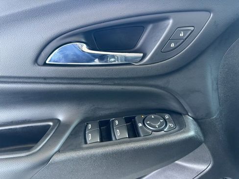 Used 2018 Chevrolet Equinox LT image 28