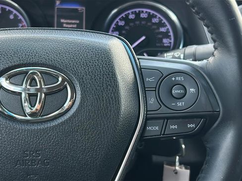 Used 2018 Toyota Camry SE w/ Moonroof Package image 24