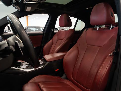 Used 2022 BMW 330i Sedan w/ M Sport Package RWD image 7