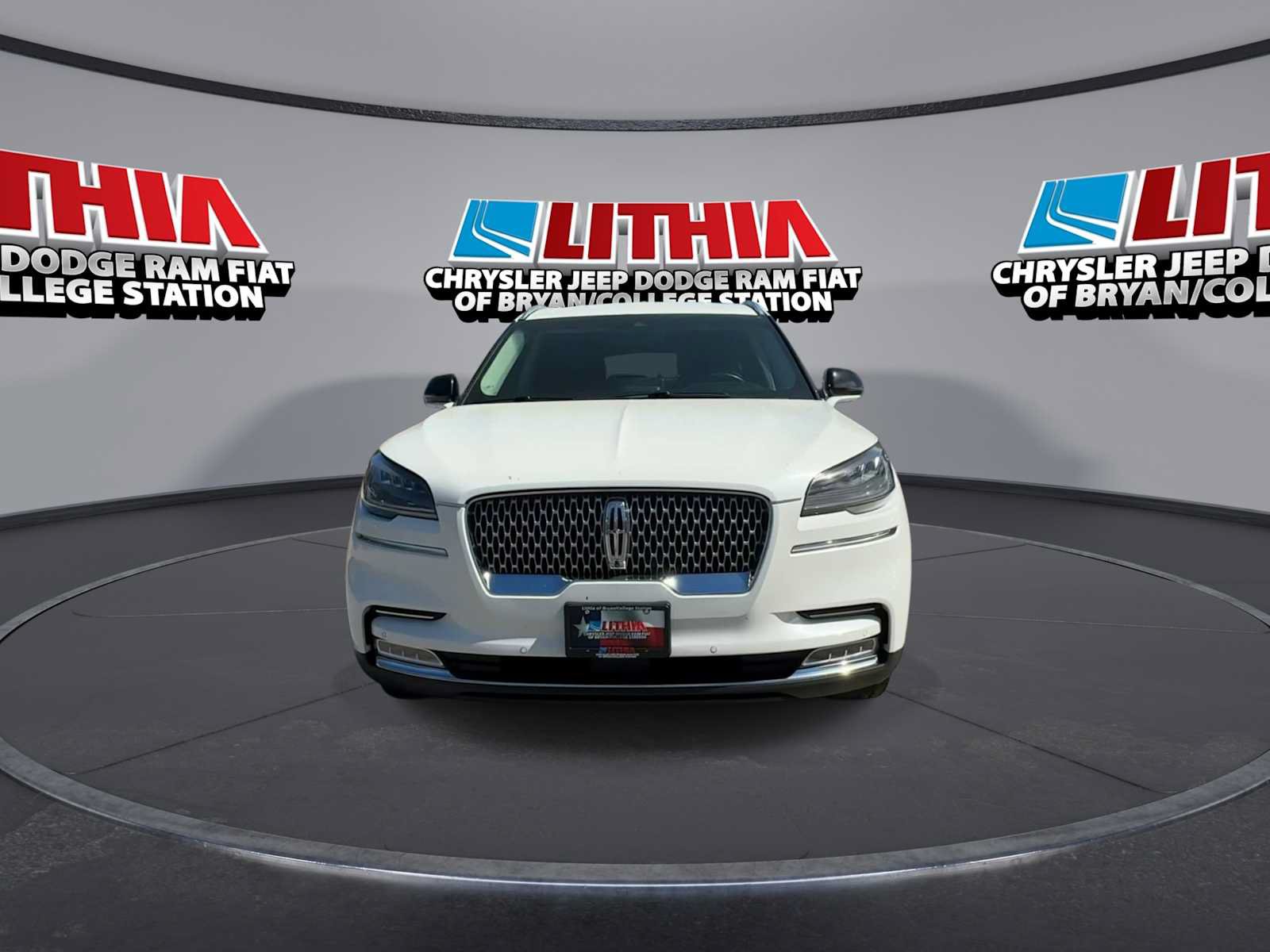 Used 2020 Lincoln Aviator Reserve w/ Elements Package Plus AWD/4WD image 3