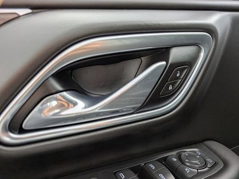 Used 2021 Chevrolet Tahoe Z71 w/ Z71 Off-Road Package image 16