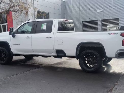 Used 2024 Chevrolet Silverado 3500 LT image 6