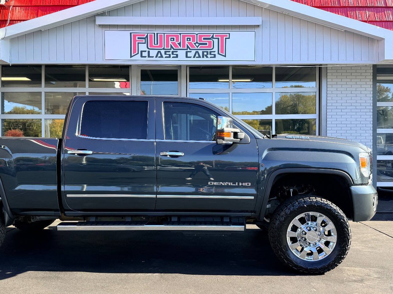 Used 2018 GMC Sierra 2500 Denali w/ Duramax Plus Package AWD/4WD image 12