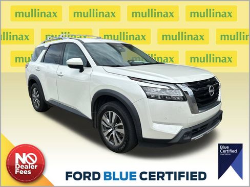 Used 2023 Nissan Pathfinder SL FWD image 1
