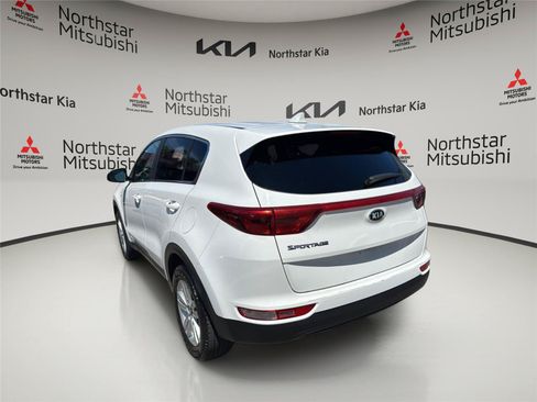 Used 2017 Kia Sportage LX AWD/4WD image 3