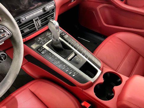 Used 2021 Porsche Macan GTS AWD/4WD image 13