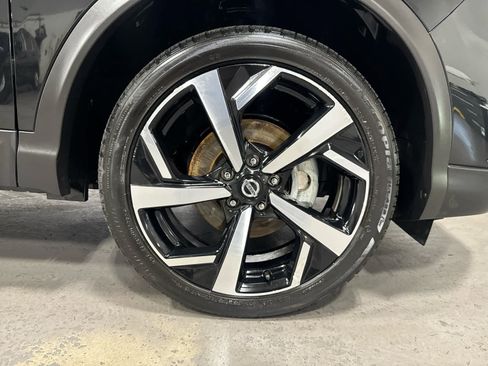 Used 2022 Nissan Rogue Sport SL w/ Premium Package image 32